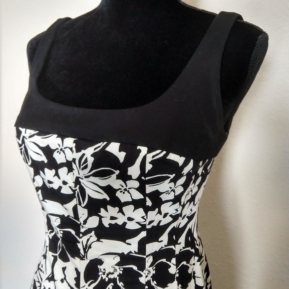 Chaps Dresses & Skirts - Chaps black and white fit and flare dress, size 4